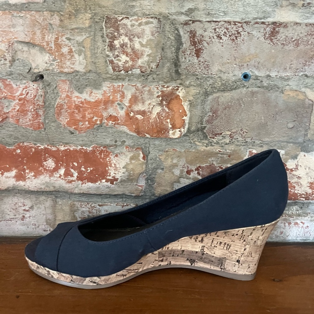 Life stride Peep Toe Wedge